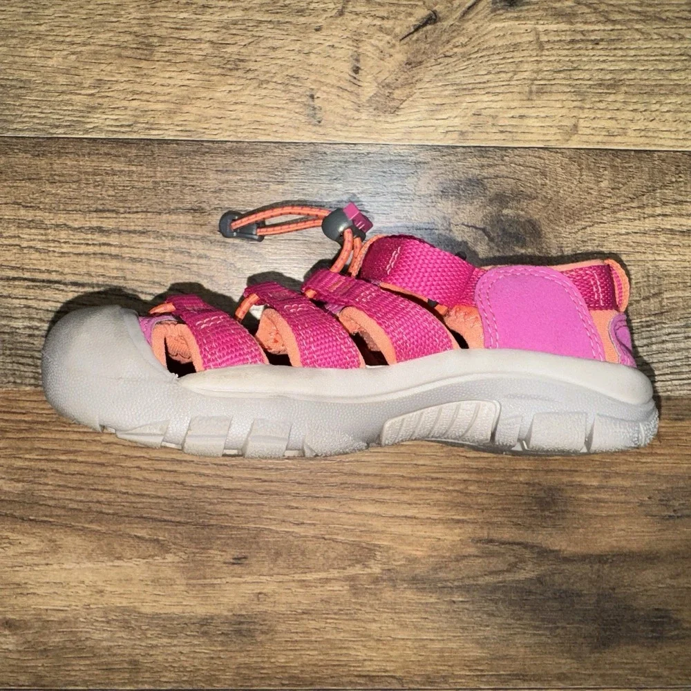 KEEN Newport Pink Raspberry H2 Closed Toe Water Sandals Youth Girls Size 12
